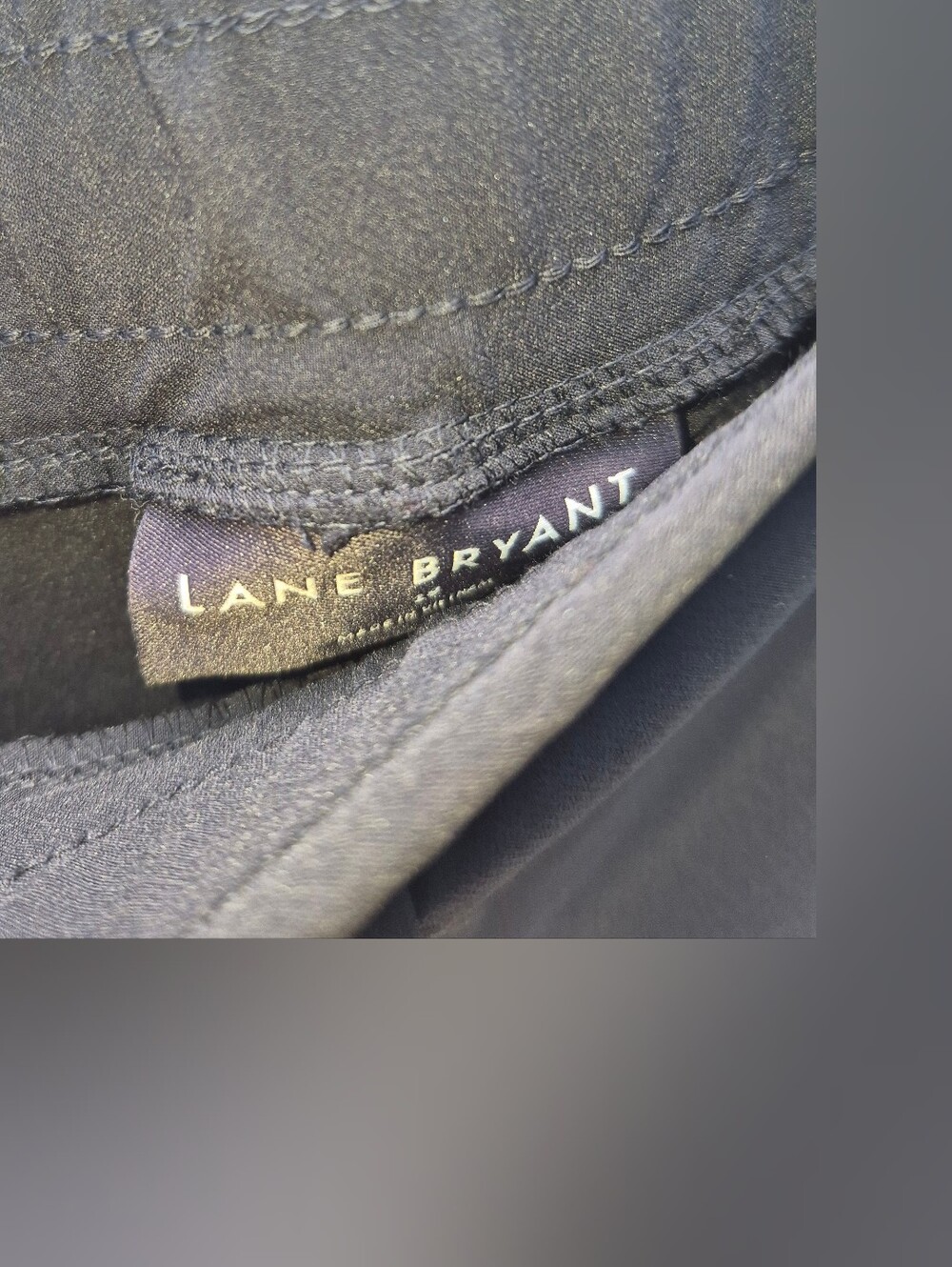 NWT's Lane Bryant On-The-Go Mid-Rise Slim Ankle Pants, Zipprred Pcokets,Sz 18/20 - Picture 2 of 5